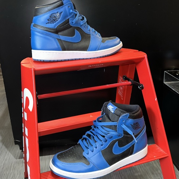 🔥🔥 Nike Air Jordan 1 Retro High OG Dark Marina Blue - Picture 2 of 9